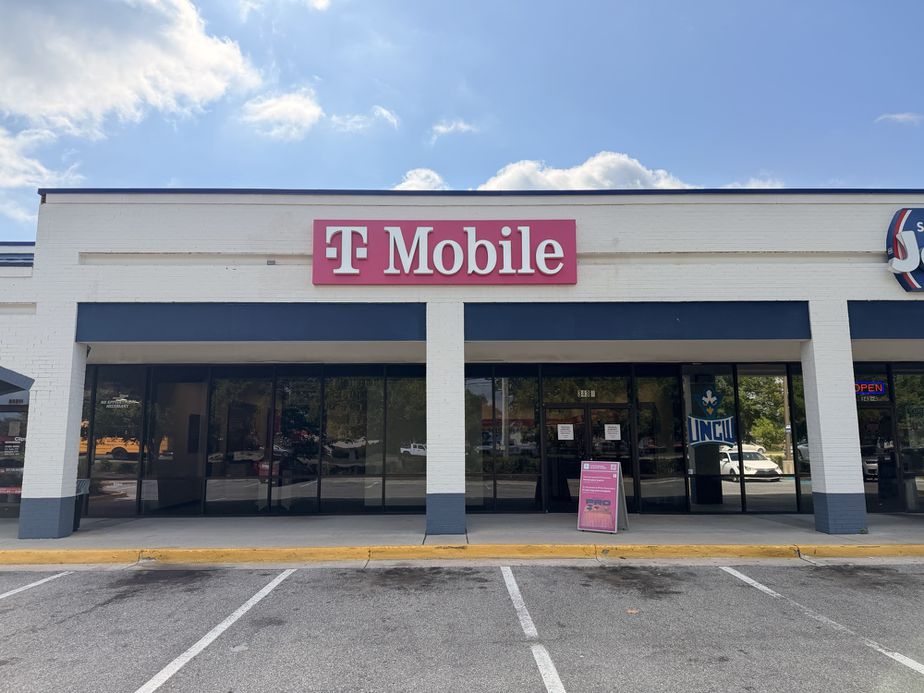 T-Mobile & UScellular University Commons - 343 S College Road 