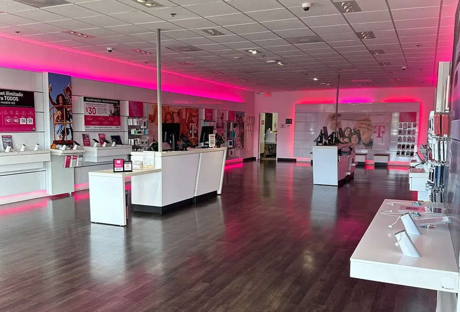  Interior photo of T-Mobile Store at Plaza Juana Diaz, Juana Diaz, PR 