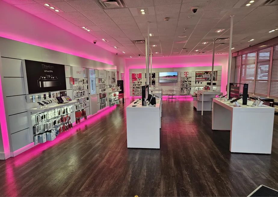  Interior photo of T-Mobile Store at Carlton & South Research, Central Islip, NY 