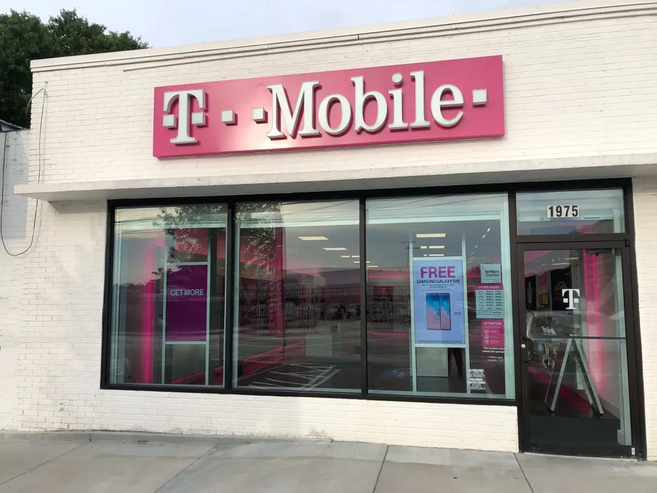 Exterior photo of T-Mobile store at Howell Mill & Collier Rd, Atlanta, GA