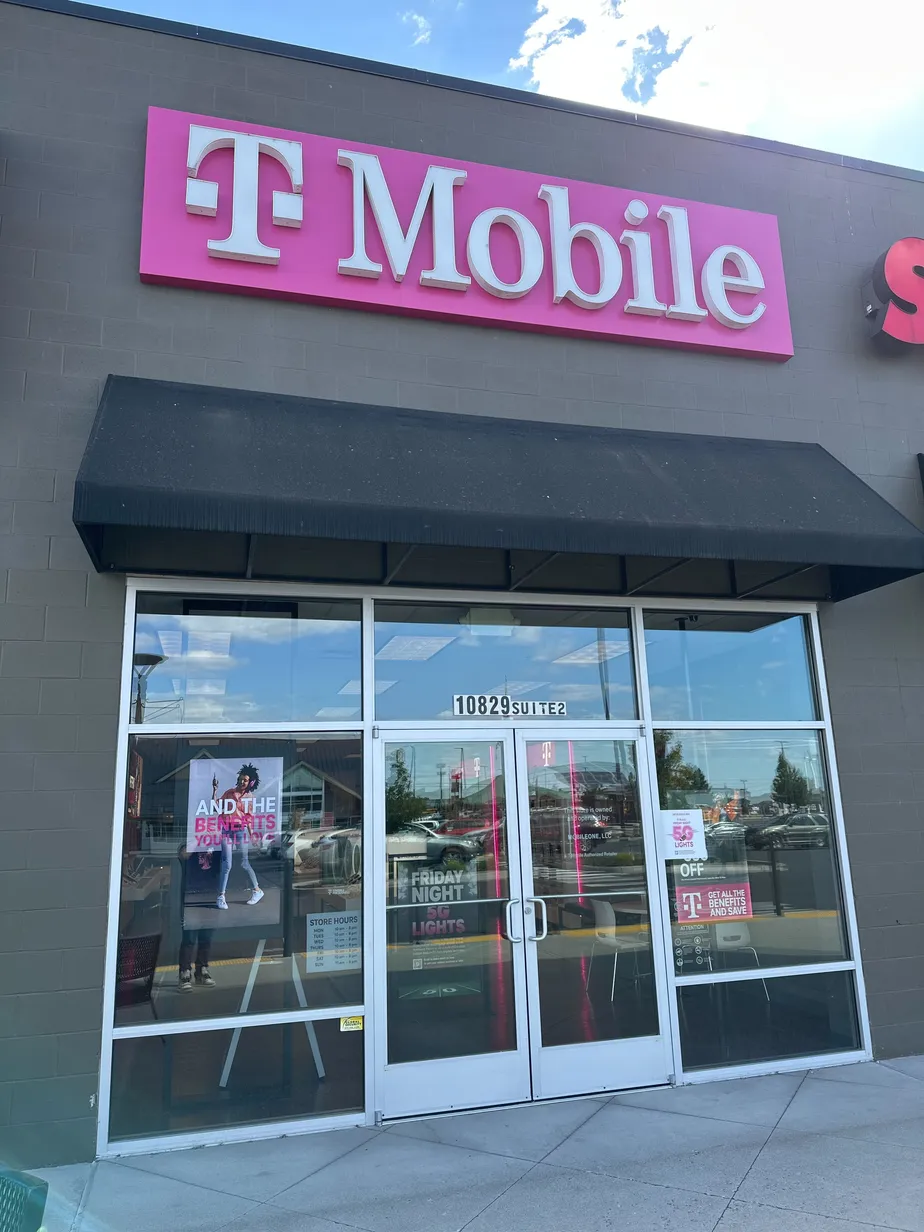  Exterior photo of T-Mobile Store at Airway Heights, W Sunset Hwy, Airway Heights, WA 