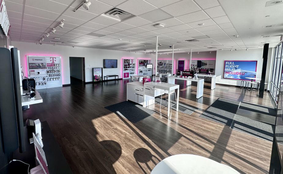 Interior photo of T-Mobile Store at Delaware & Oralabor, Ankeny, IA