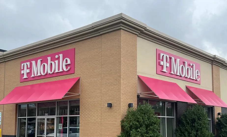 Exterior photo of T-Mobile Store at Princeton Glendale & Market Pl, West Chester, OH