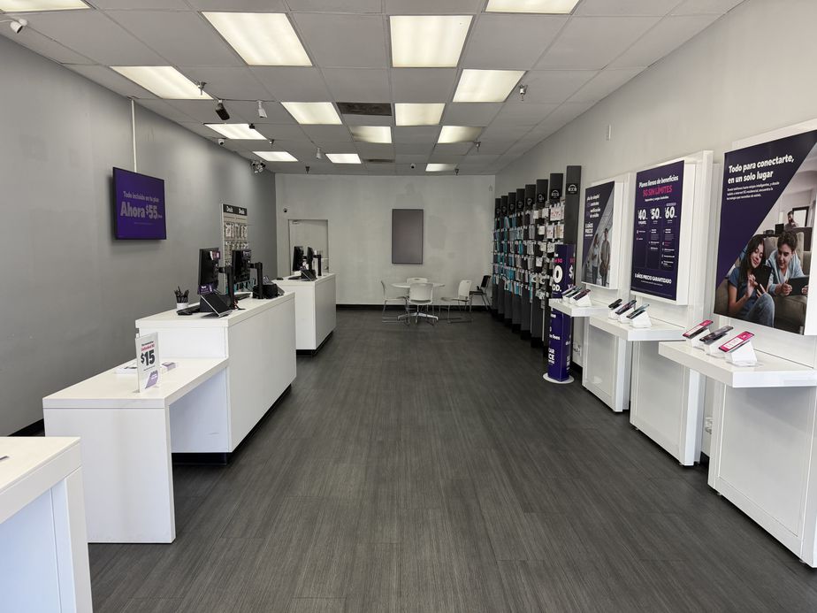 Metro by T-Mobile 7132 Pacific Blvd - 7132 Pacific Blvd 