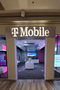 T-Mobile Galleria at Roseville Downstrs