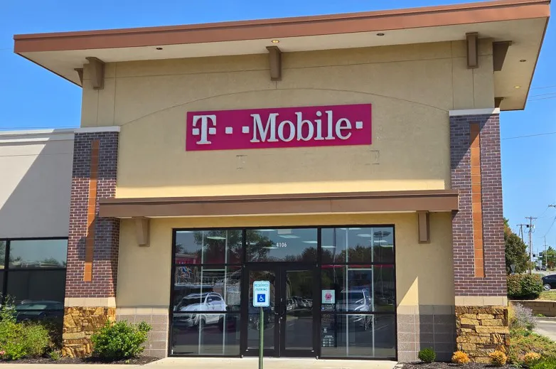  Exterior photo of T-Mobile Store at N Belt Highway & Cook Rd, Saint Joseph, MO 
