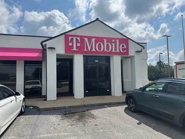  Exterior photo of T-Mobile Store at Blackstock Road, Spartanburg, SC 