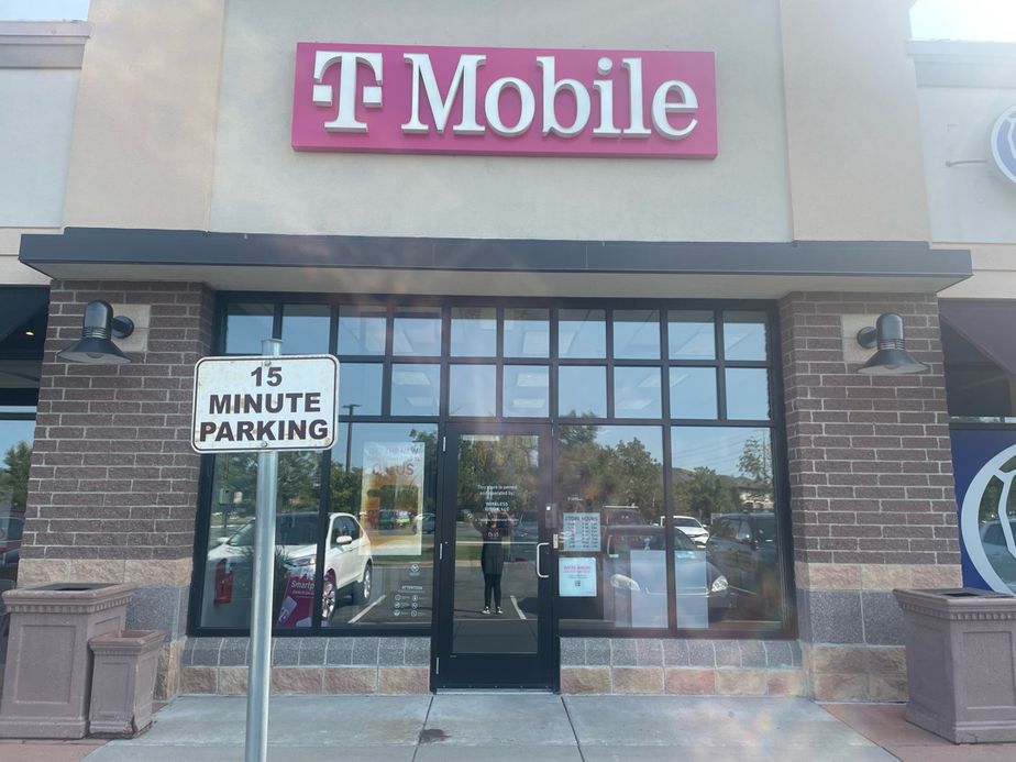 Exterior photo of T-Mobile Store at Colorado Ln N & 96th Ln N, Brooklyn Park, MN