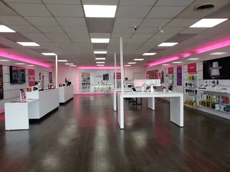 Interior photo of T-Mobile Store at Olton Rd & Ennis Street, Plainview, TX