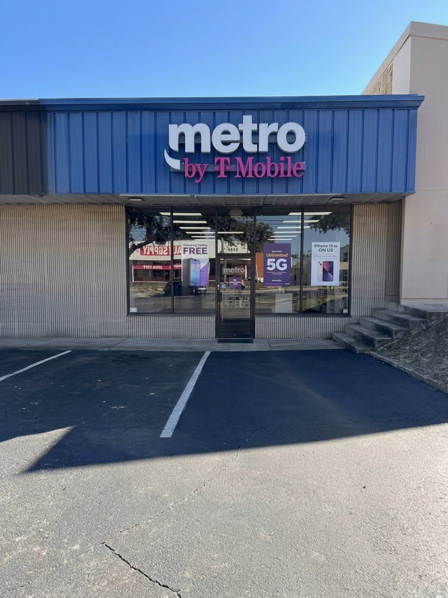 Metro by T-Mobile 610 1st Ave SE - 610 1st Ave SE 