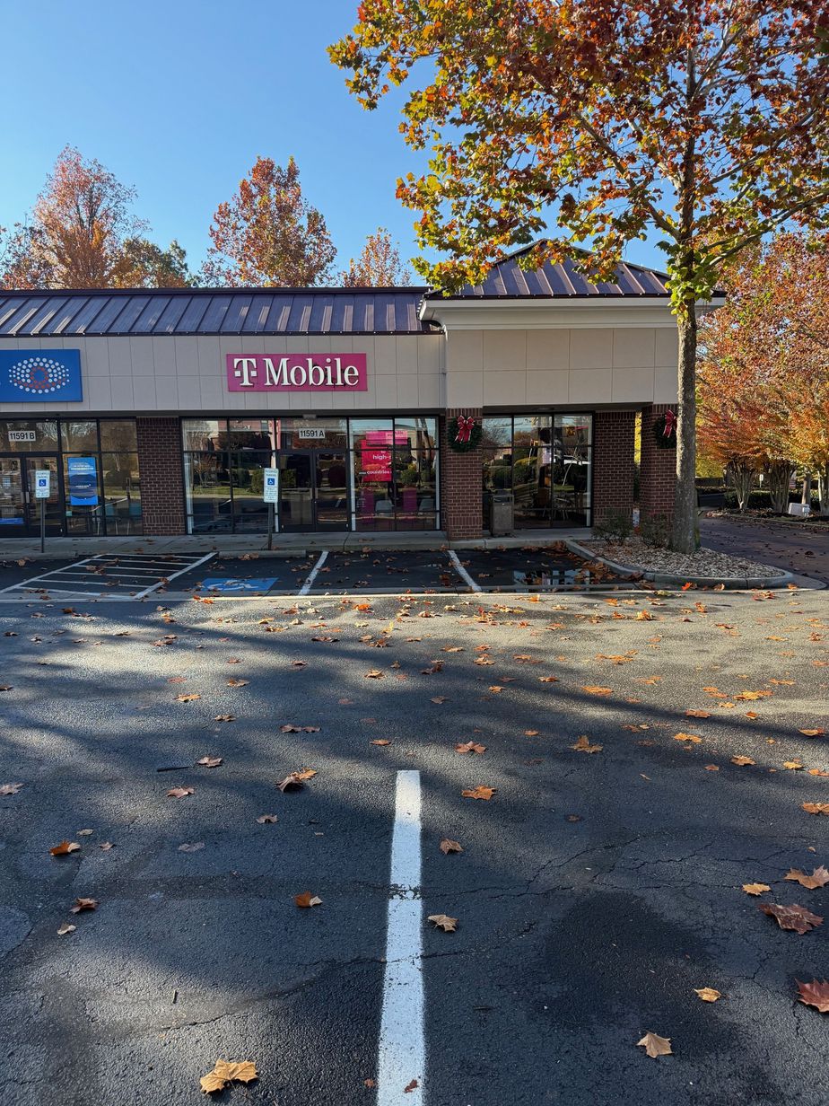  Exterior photo of T-Mobile Store at West BRd St at Short Pump, Richmond, VA 