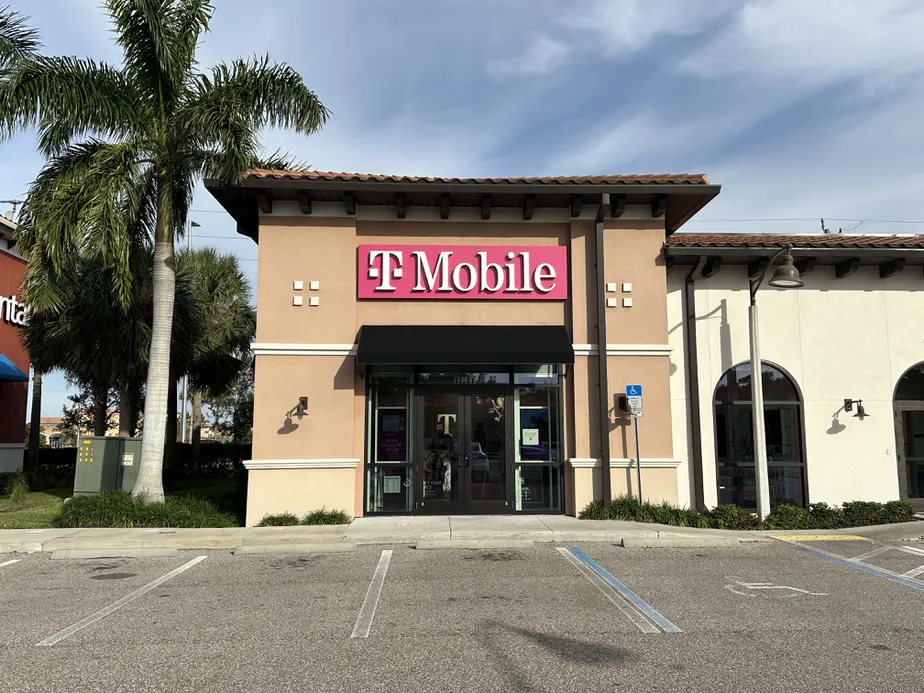  Exterior photo of T-Mobile Store at Tamiami Trail & Bulb Lane, Estero, FL 