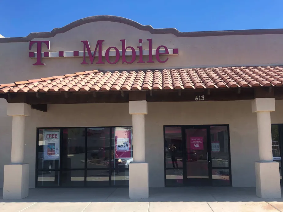 Exterior photo of T-Mobile store at W Main St & N Rio Vista Ave, Brawley, CA