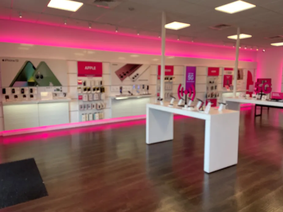  Interior photo of T-Mobile Store at SE Federal Hwy & SE Cove Rd, Stuart, FL 