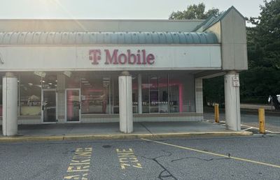 T-Mobile Authorized Retailer