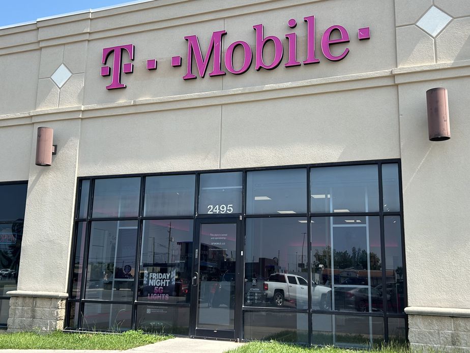 Exterior photo of T-Mobile Store at S Ferdon Blvd & E Redstone Ave, Crestview, FL