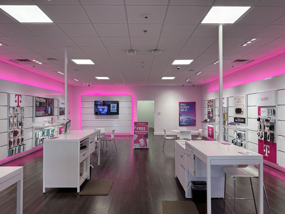 Interior photo of T-Mobile Store at Hall Rd & Delco Blvd, Sterling Heights, MI