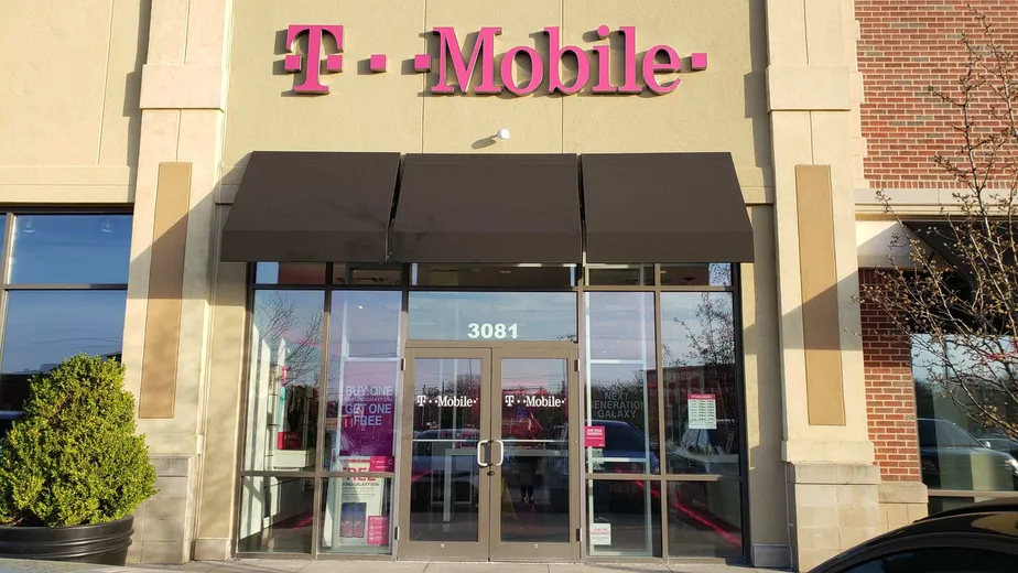  Exterior photo of T-Mobile store at Center Ridge Rd & W 210th St, Fairview Park, OH 