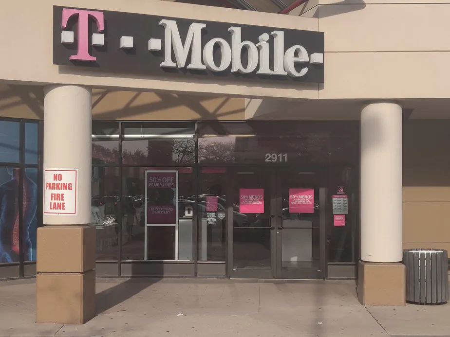 Exterior photo of T-Mobile store at Addison & Sacramento, Chicago, IL