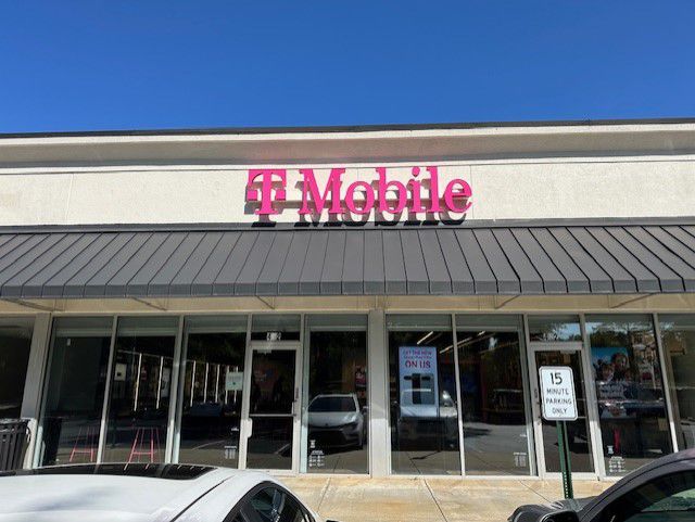 Exterior photo of T-Mobile Store at Centennial Village, Roswell, GA