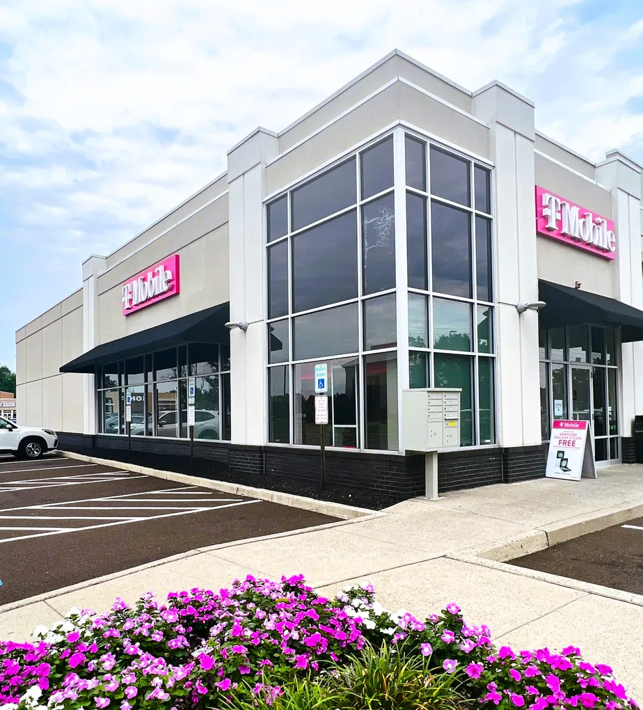  Exterior photo of T-Mobile Store at Trainers Corner, Quakertown, PA 