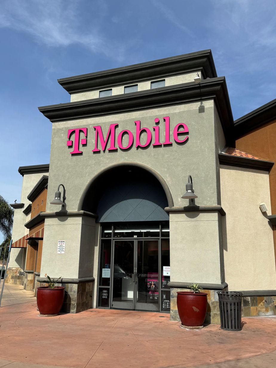 Exterior photo of T-Mobile Store at University & Iowa, Riverside, CA
