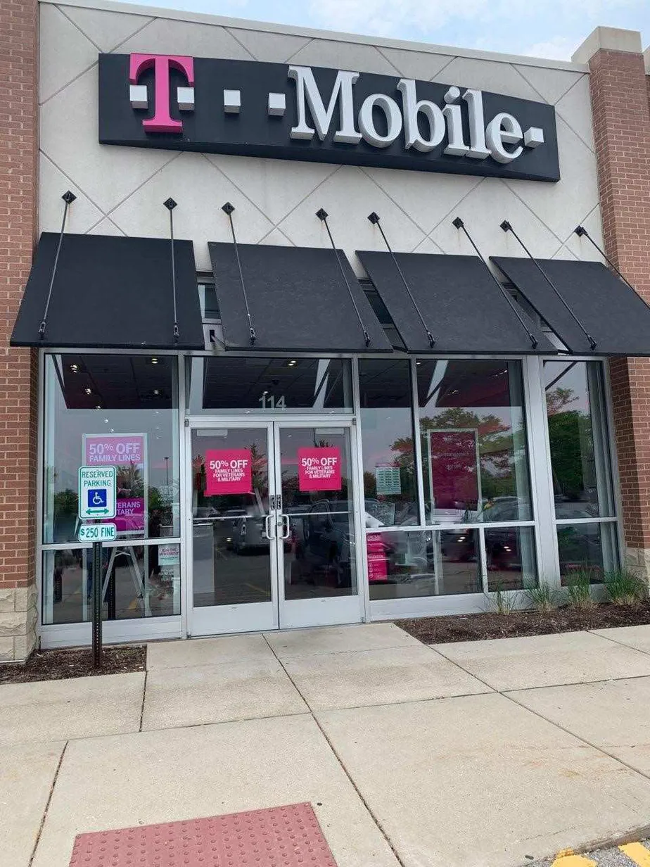 Exterior photo of T-Mobile store at Rand & N Elmhurst Rd, Mt. Prospect, IL