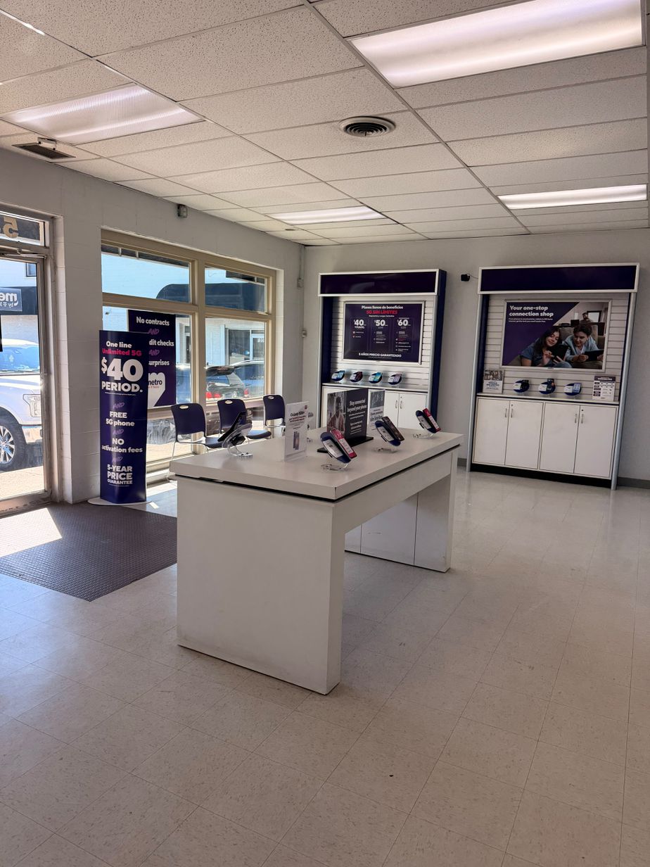 Metro by T-Mobile 5326 W Washington St - 5326 W Washington St 