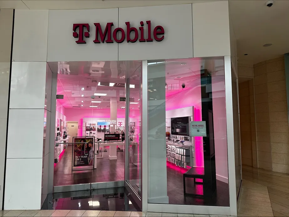 Exterior photo of T-Mobile Store at The Mall At University Twn Ctr, Sarasota, FL