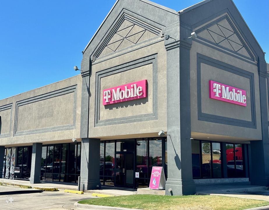 Exterior photo of T-Mobile Store at Kemp Blvd & Kell Blvd, Wichita Falls, TX