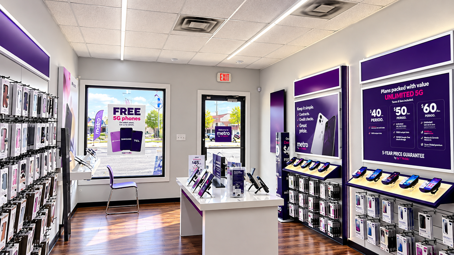 Metro by T-Mobile 2017 N Saint Marys St - 2017 N Saint Marys St 