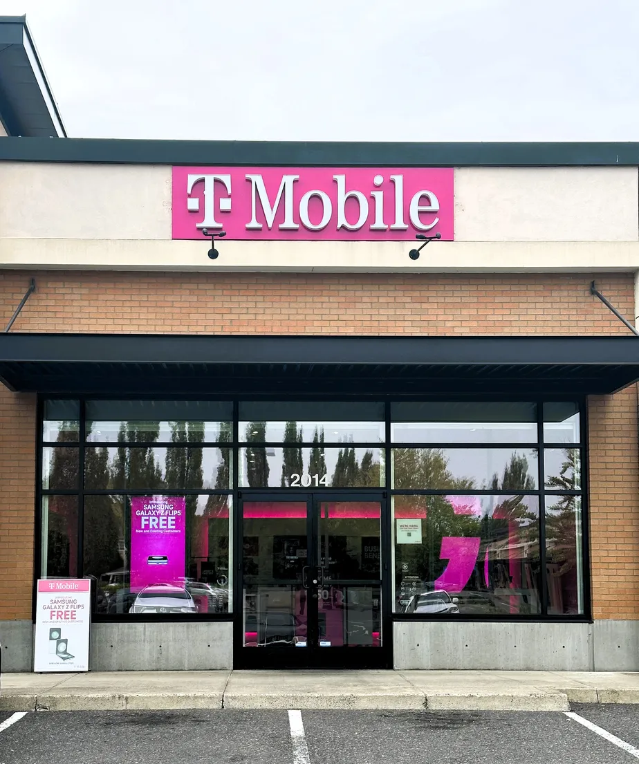  Exterior photo of T-Mobile Store at Tanasbourne, Hillsboro, OR 