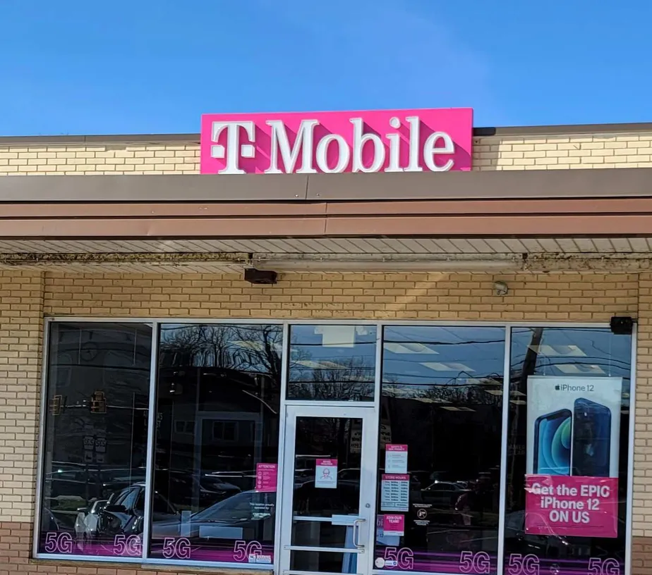 Foto del exterior de la tienda T-Mobile en Welsh Rd & Huntingdon Pike, Huntingdon Valley, PA