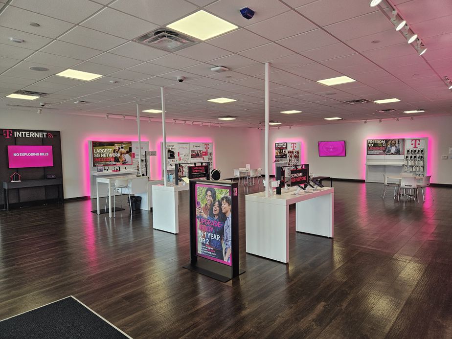 Interior photo of T-Mobile Store at US 90 & Veterans Blvd, Pascagoula, MS