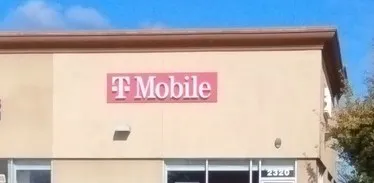  Exterior photo of T-Mobile Store at Hwy 46 & Palm, Wasco, CA 