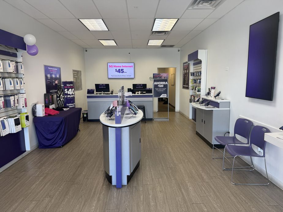 Metro by T-Mobile 1363 S State St - 1363 S State St 
