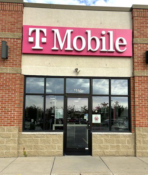 Exterior photo of T-Mobile Store at Winneconne, Neenah, WI