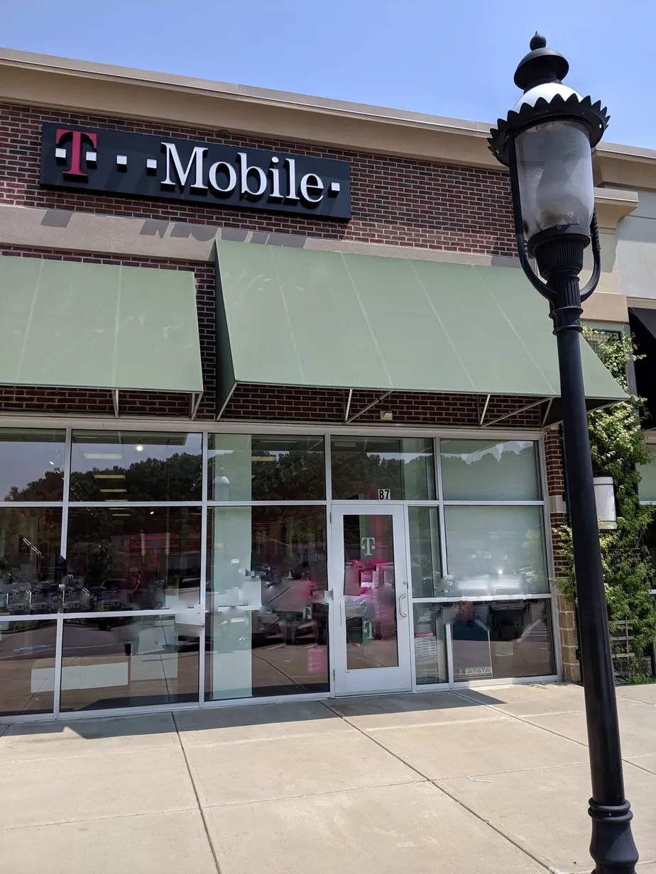 Exterior photo of T-Mobile store at Carothers Rd. & I-471, Newport, KY