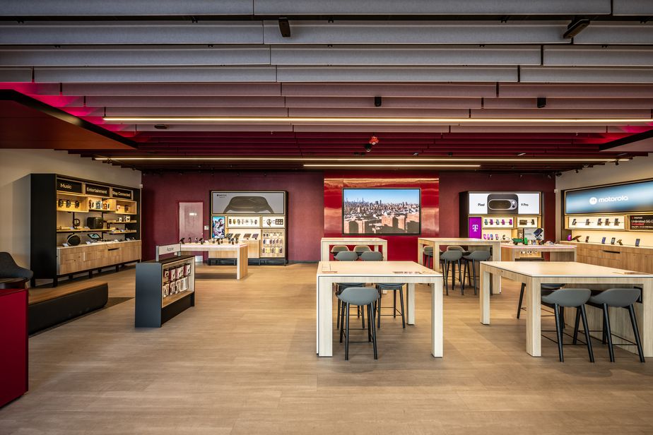 Interior photo of T-Mobile Store at 324th & Pacific Highway, Federal Way, WA