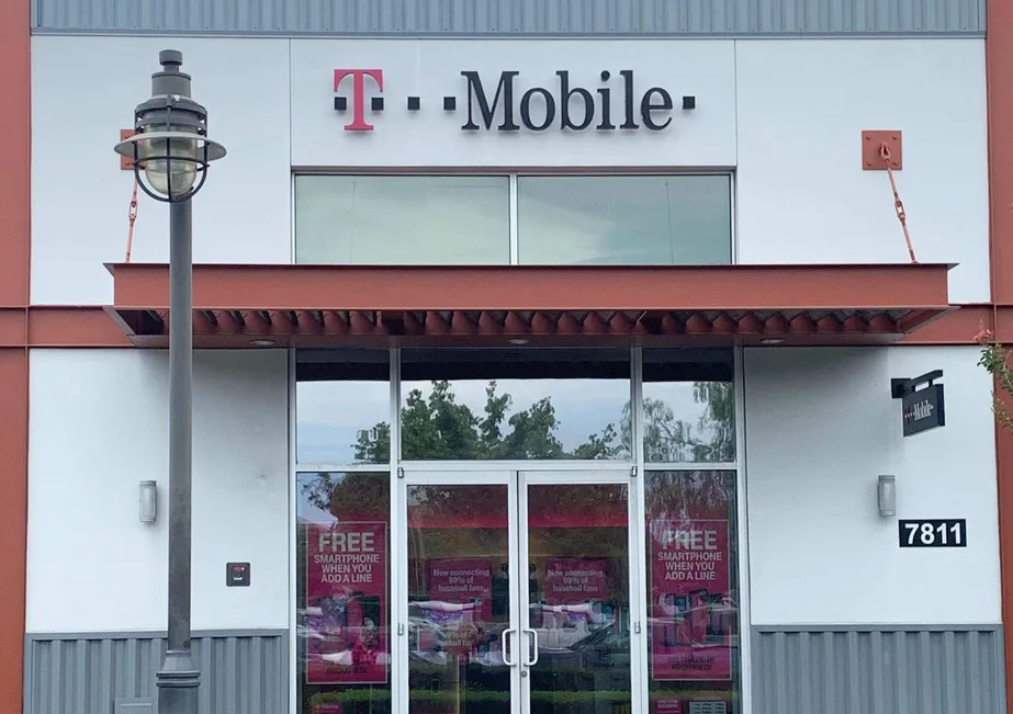  Exterior photo of T-Mobile store at Victoria Gardens 1, Rancho Cucamonga, CA 
