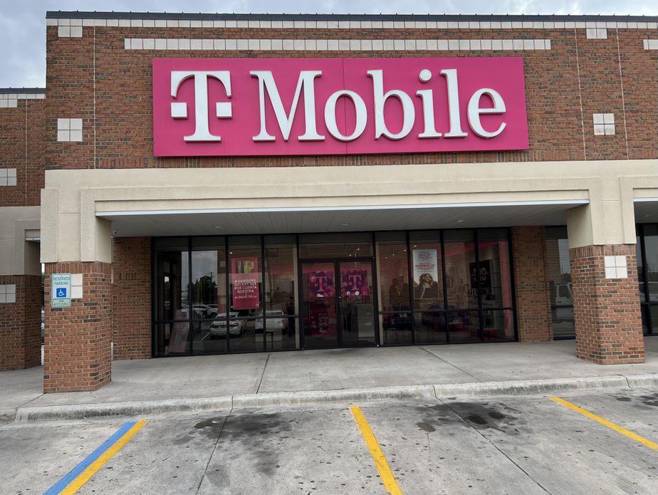 Exterior photo of T-Mobile Store at McPherson & Calton, Laredo, TX
