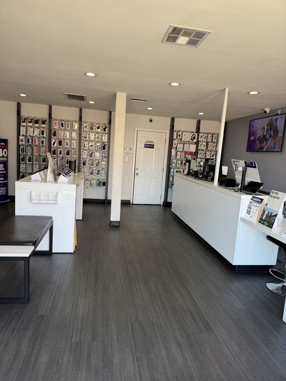 Metro by T-Mobile 8026 S Central Ave - 8026 S Central Ave 