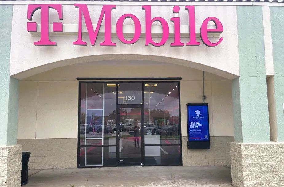  Exterior photo of T-Mobile Store at Mariner Blvd & County Line Rd, Spring Hill, FL 