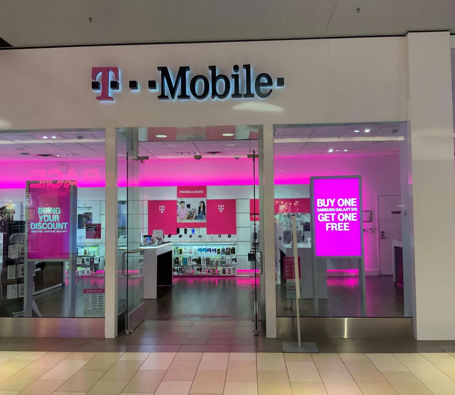 Exterior photo of T-Mobile store at Christiana Mall 3, Newark, DE