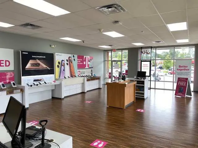  Interior photo of T-Mobile Store at Paul Huff Pkwy NW & Mouse Creek Rd NW, Cleveland, TN 