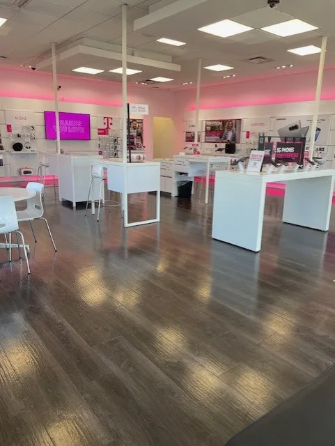  Interior photo of T-Mobile Store at 91st & Metcalf, Overland Park, KS 