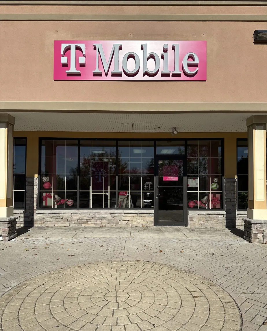 Exterior photo of T-Mobile Store at N Main St & Stafford Ave, Manahawkin, NJ