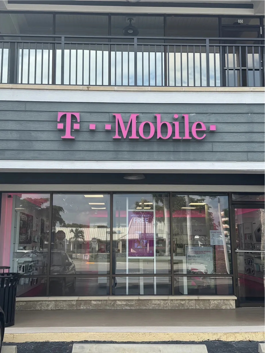  Exterior photo of T-Mobile Store at Bald Eagle Dr & N Collier Blvd, Marco Island, FL 