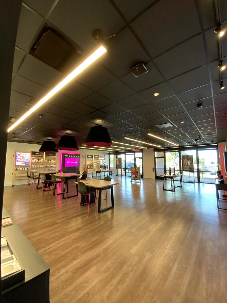  Interior photo of T-Mobile Store at 75th & Thomas, Phoenix, AZ 