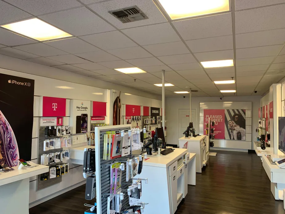 Interior photo of T-Mobile Store at NY 112 & I-495, Medford, NY